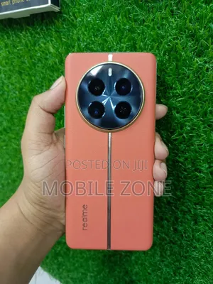 Photo - Realme 12 Pro+ 256 GB Orange