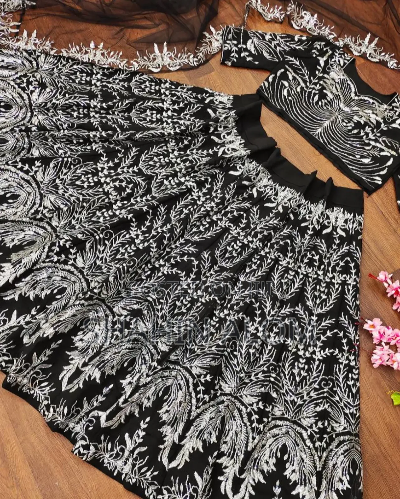 রেডিমেড জর্জেট এমব্রয়ডারি পার্টি ড্রেস