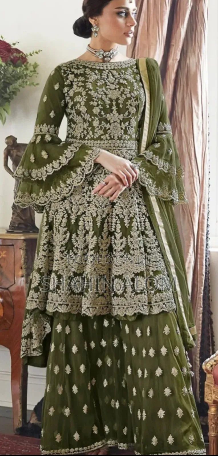 রেডিমেড জর্জেট এমব্রয়ডারি পার্টি ড্রেস