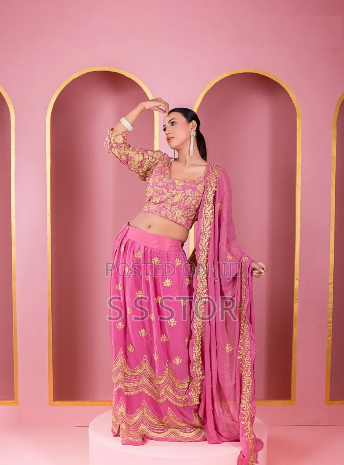 রেডিমেড জর্জেট এমব্রয়ডারি পার্টি ড্রেস