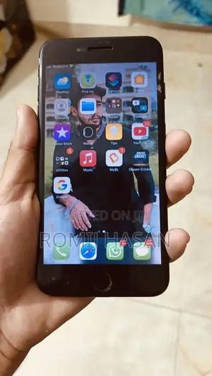 Photo - Apple iPhone 7 Plus 128 GB Black