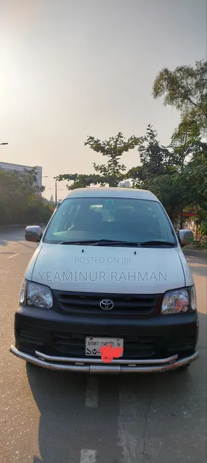 Toyota Noah 2.0 FWD (8 Seater) 2005 White
