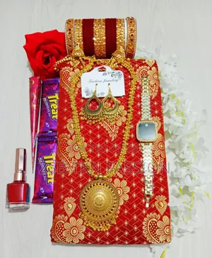 Photo - আকর্ষণীয় শাড়ী গিফট কম্ব সেট ভালোবাসার মানুষকে গিফট করুন