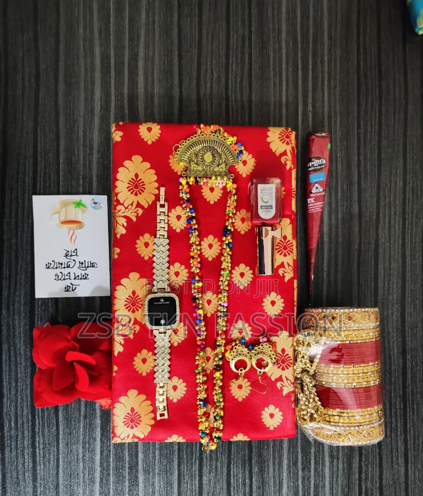 আকর্ষণীয় শাড়ী গিফট কম্ব সেট ভালোবাসার মানুষকে গিফট করুন