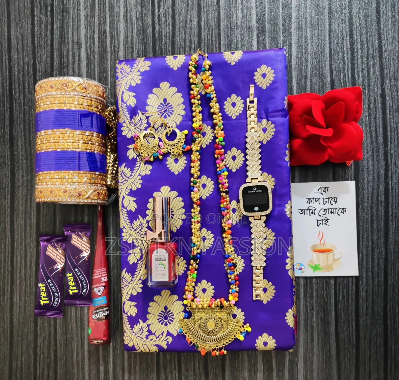 আকর্ষণীয় শাড়ী গিফট কম্ব সেট ভালোবাসার মানুষকে গিফট করুন