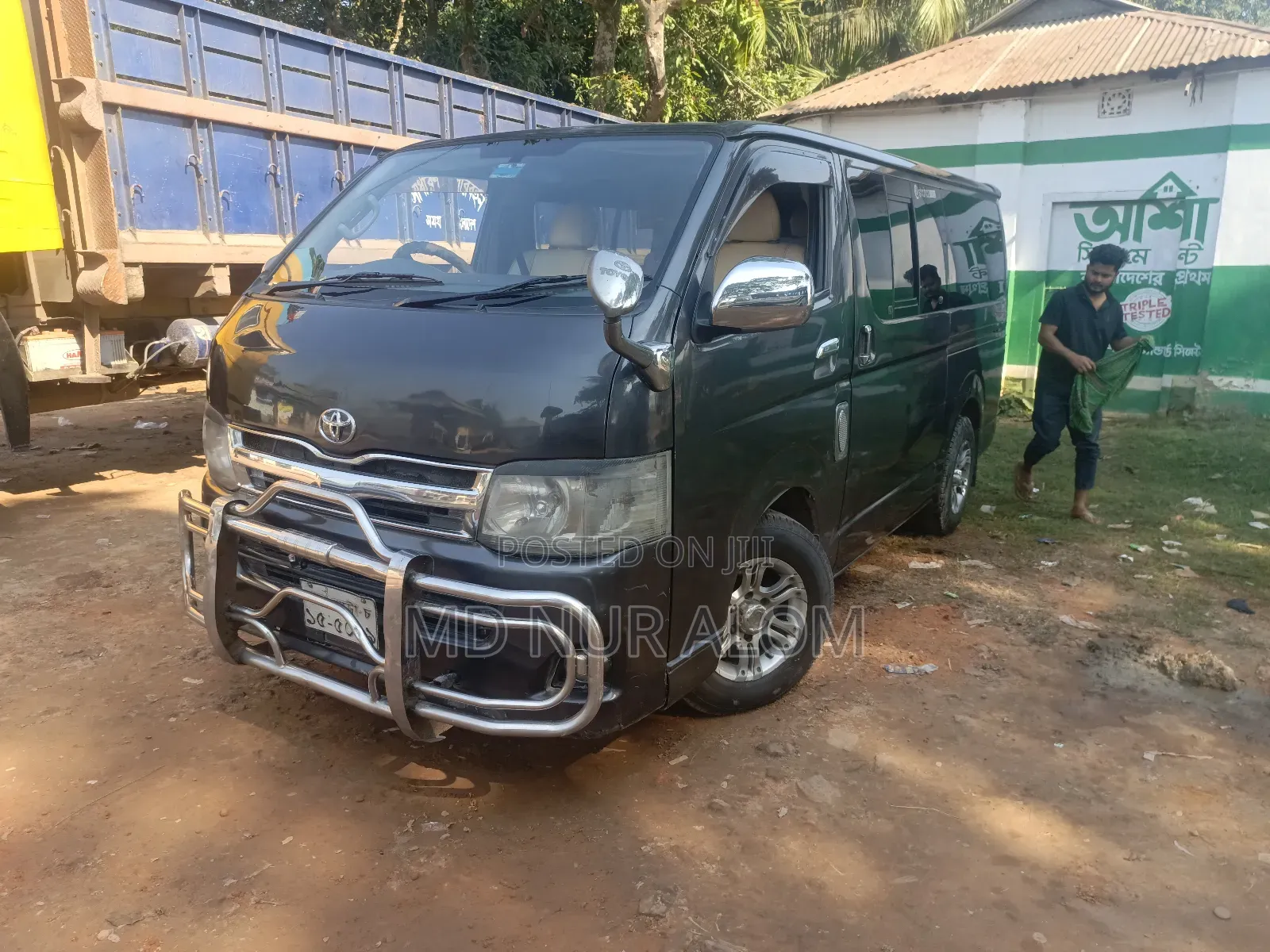 Toyota HiAce 2009 Black