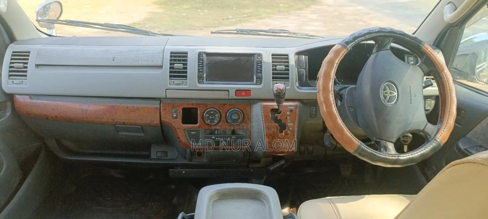 Toyota HiAce 2009 Black