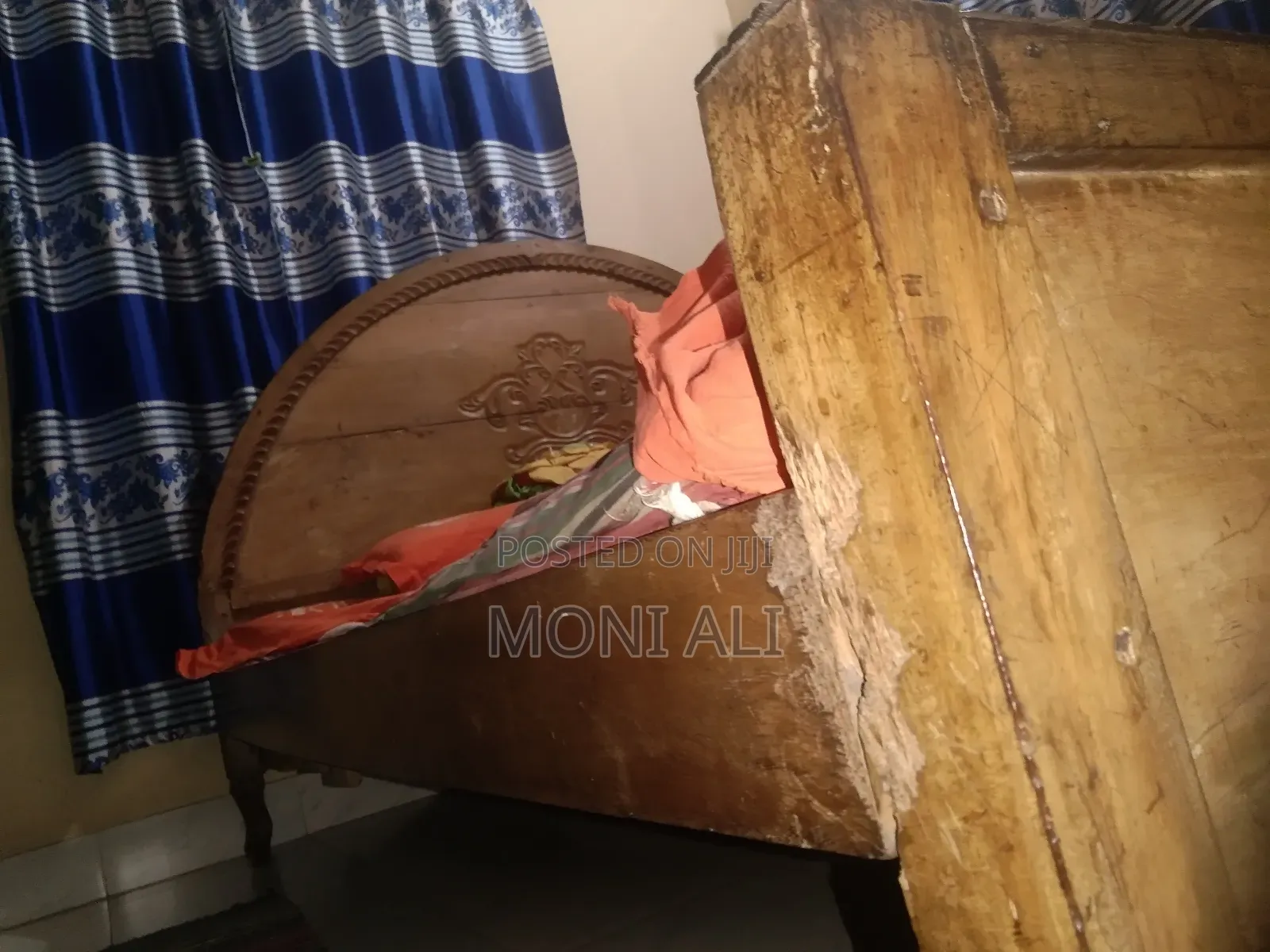 নিম কাঠের শক্তপোক্ত খাট বিক্রয় করা হবে।