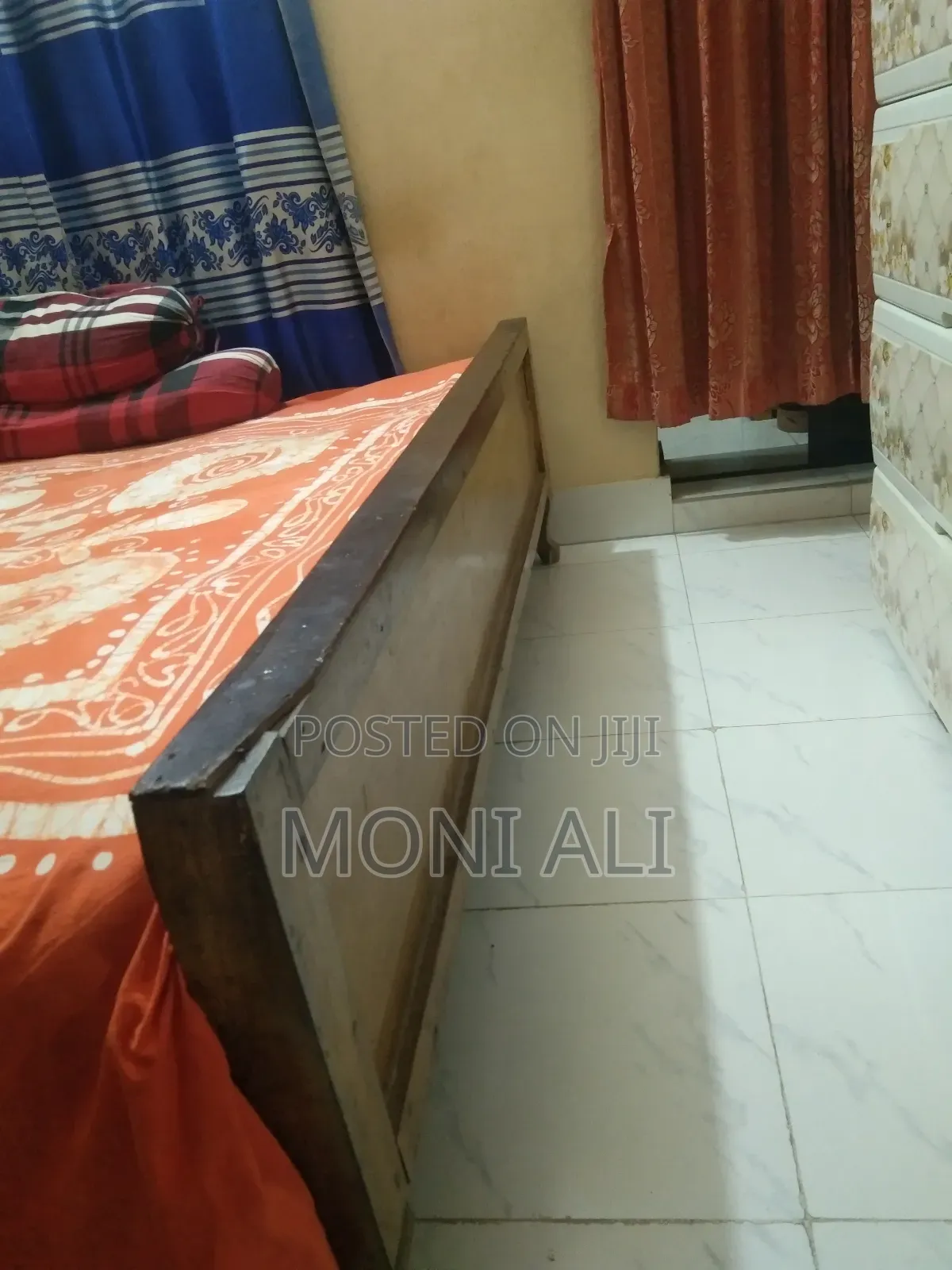 নিম কাঠের শক্তপোক্ত খাট বিক্রয় করা হবে।