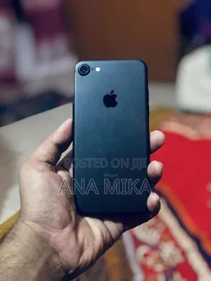 Photo - Apple iPhone 7 32 GB Black