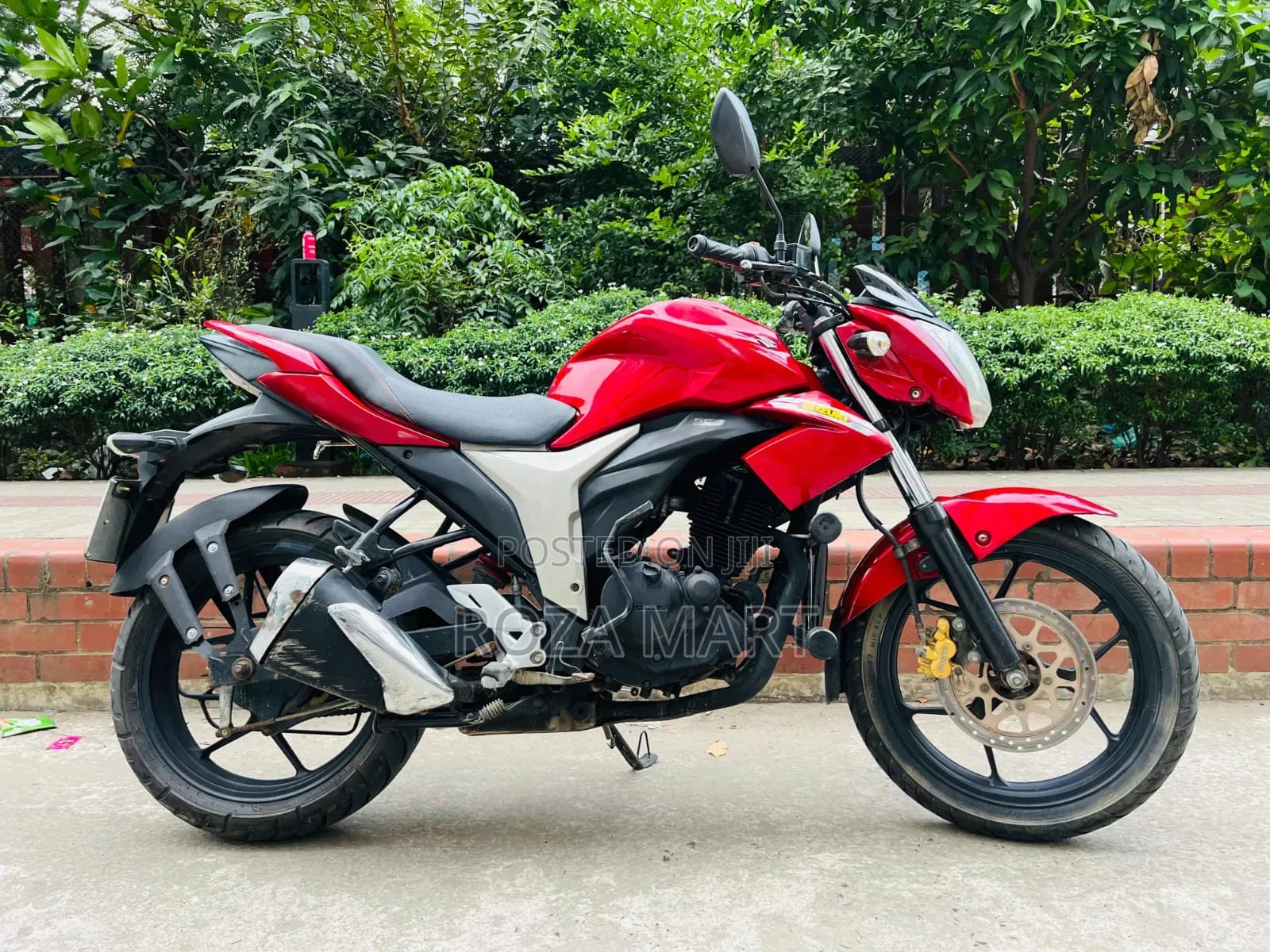 Suzuki 2020 Red