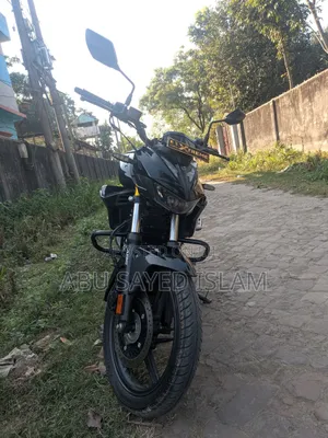 New Hero Xtreme Sports 2025 Black