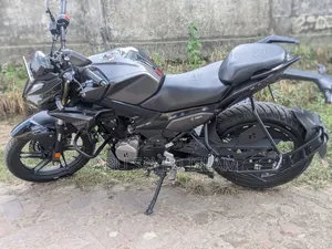 New Hero Xtreme Sports 2025 Black