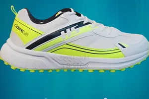 ক্রিকেট খেলার জন্য টেকসই এবং পারফেক্ট জুতা স্পর্ট সু