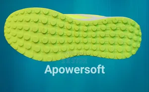 ক্রিকেট খেলার জুতা টেকসই এবং পারফেক্ট