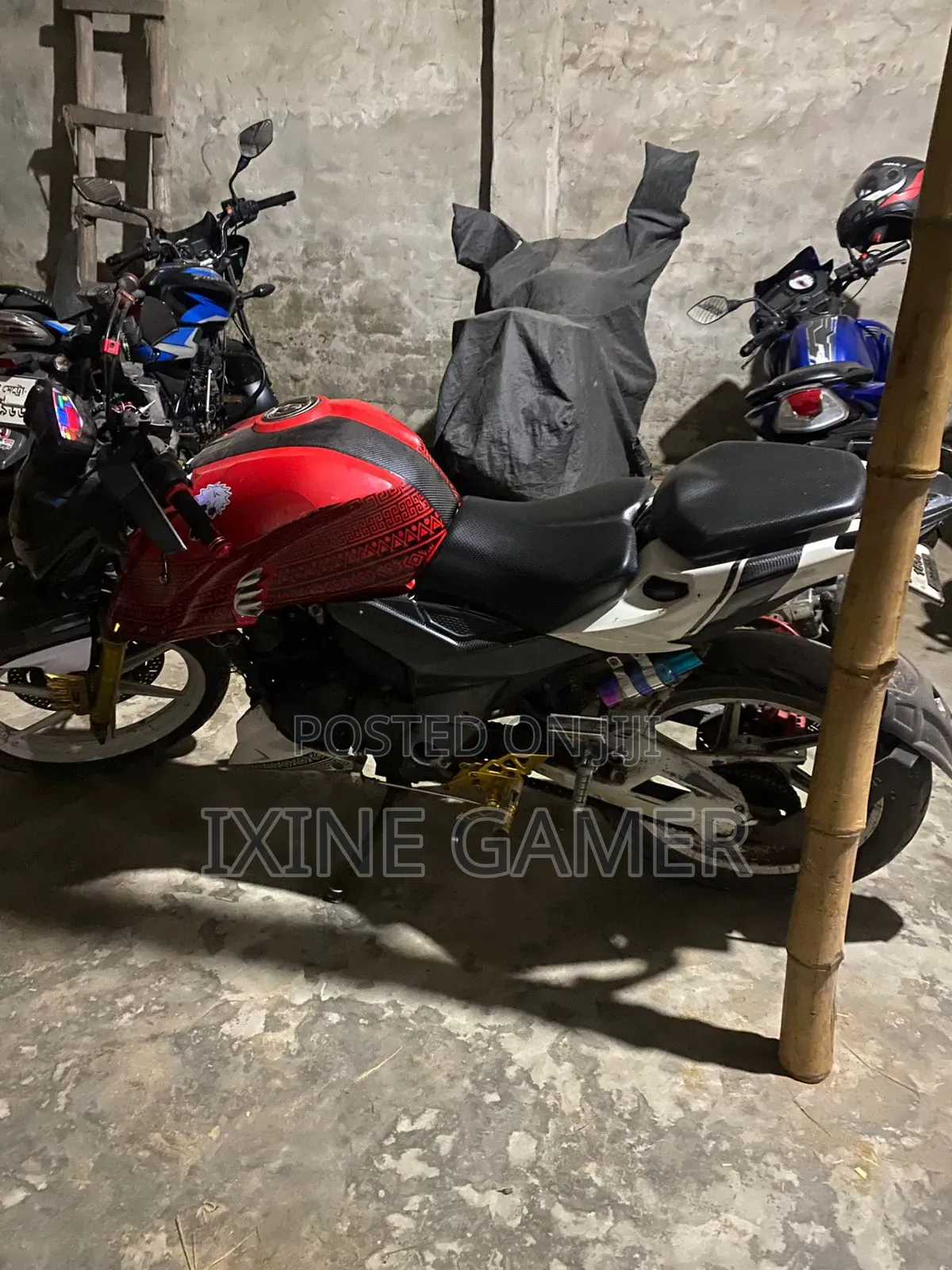TVS Apache 160 4V 2020 Red