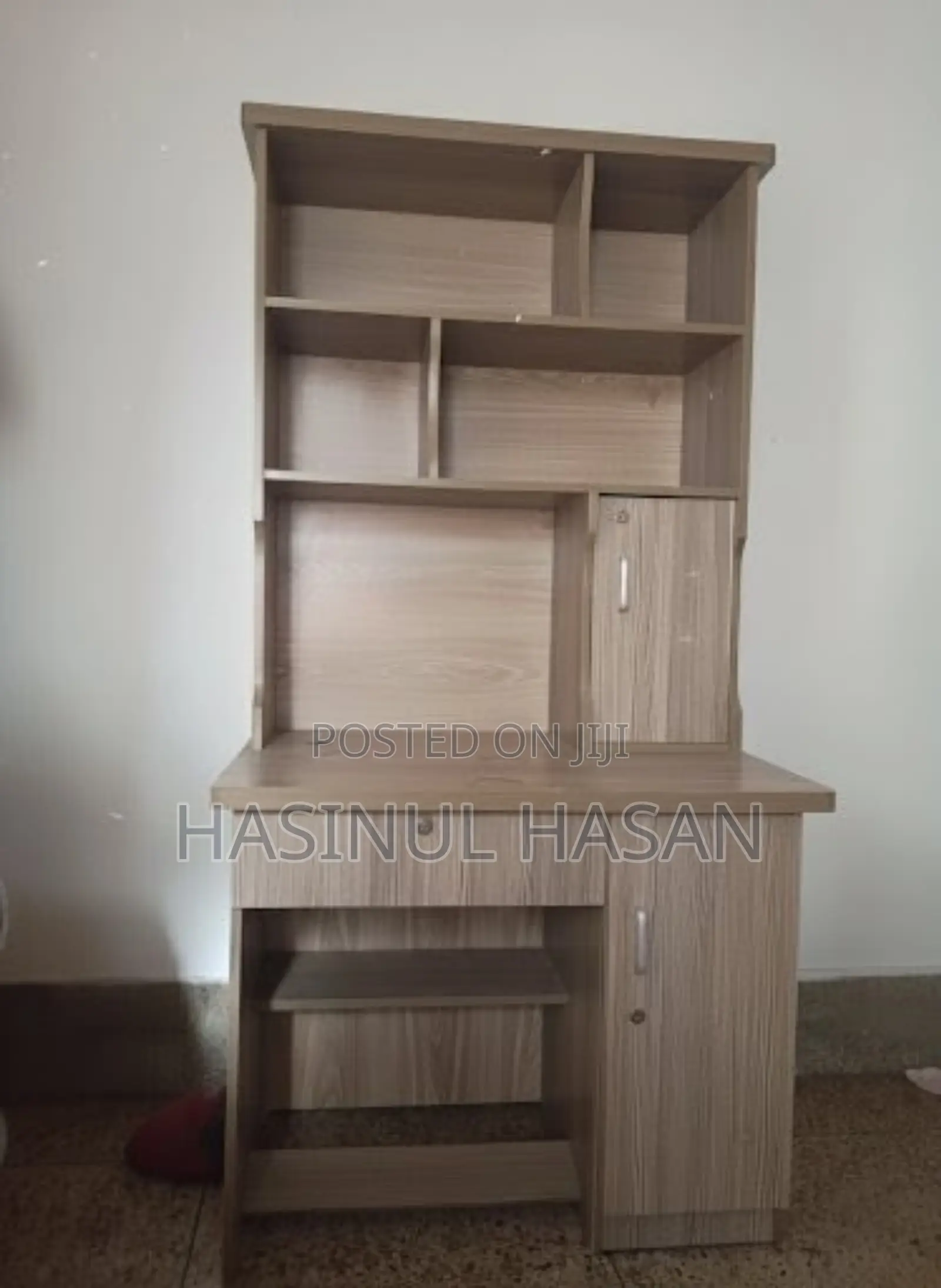 Study Table Like New.