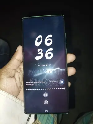 Photo - New Motorola G96 128 GB Green