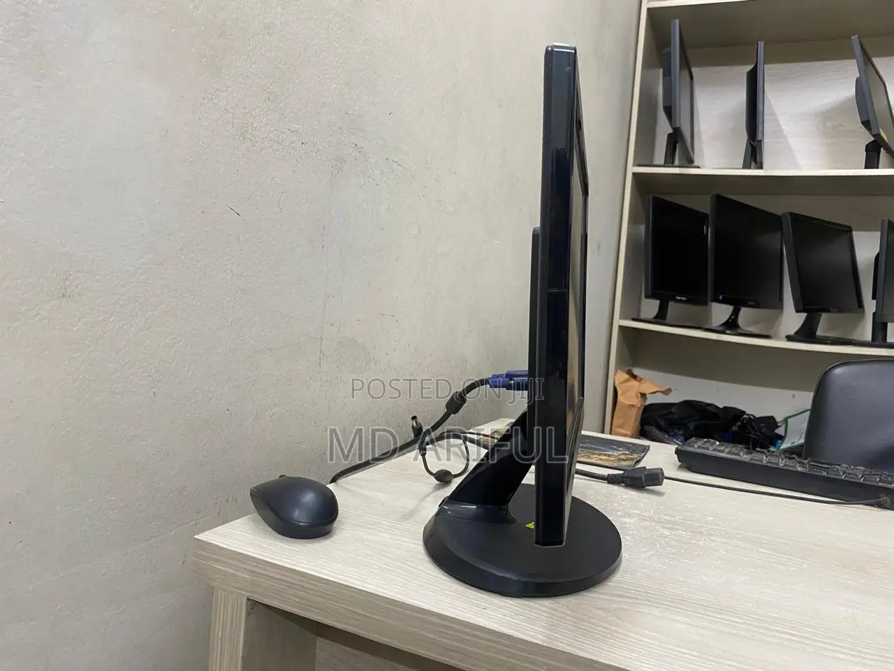 Lg 19"Slim Led Full Fresh Monitor ( Original Brand Color )