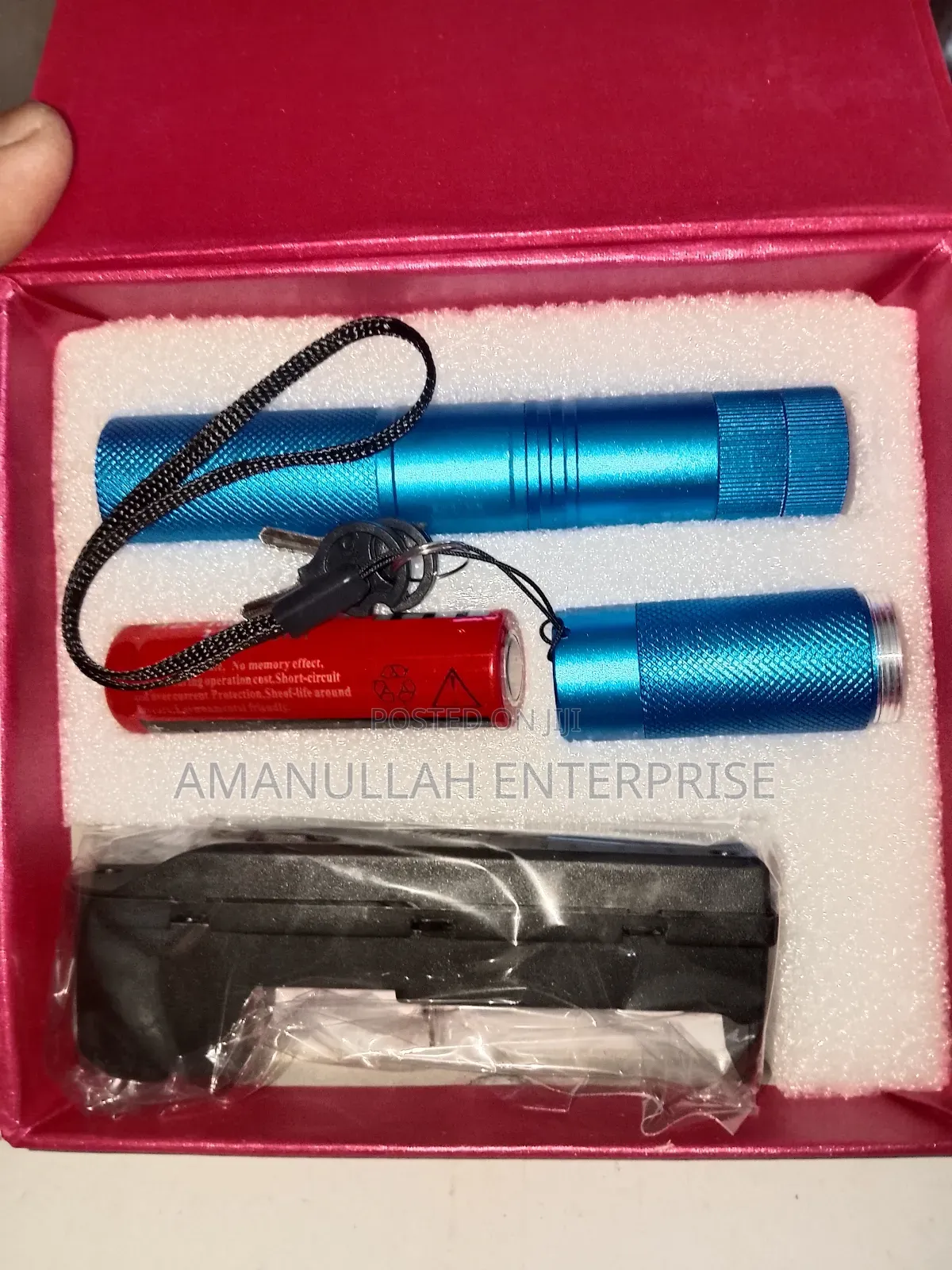 Rechargeable Powerful Green Laser Light For Long-distance Pointing.