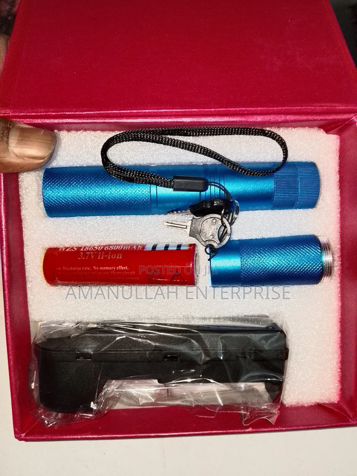 Rechargeable Powerful Green Laser Light For Long-distance Pointing.