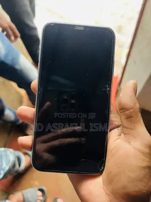 Photo - Apple iPhone 11 128 GB Purple