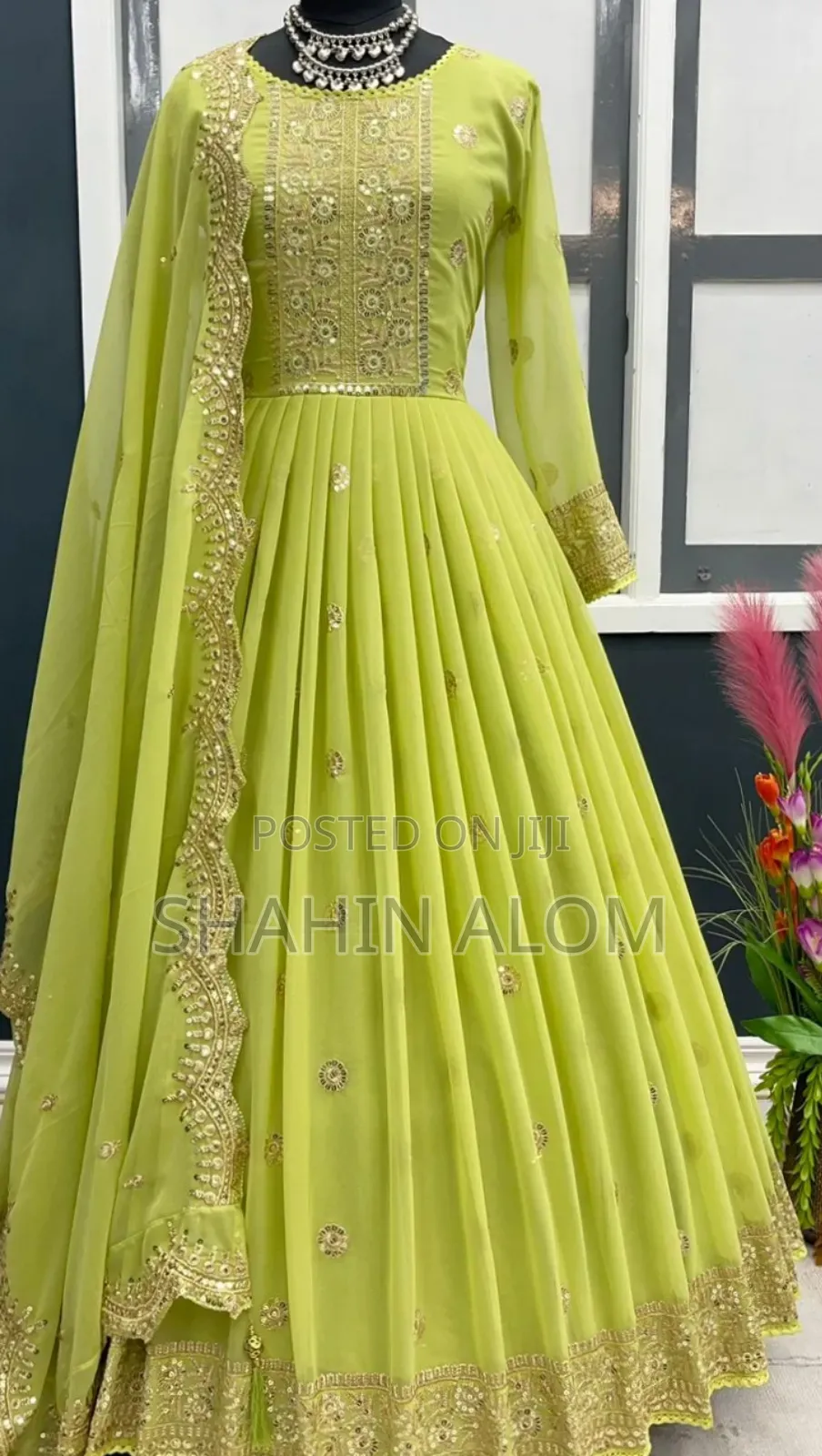 রেডিমেড জর্জেট এমব্রয়ডারি পার্টি ড্রেস