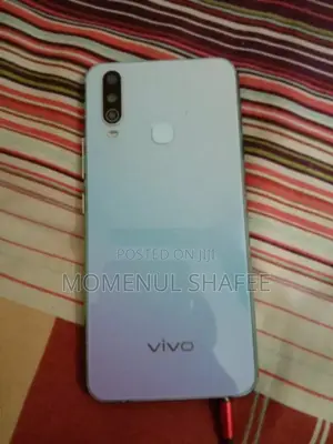 Photo - Vivo Y17 256 GB Blue