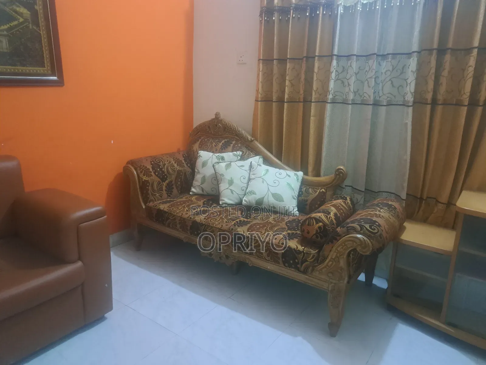 বিক্রয়ের জন্য ঢাকার মিরপুর আরামবাগ হাউজিং রূপ নগর এ, ১১ মেট্রোরেল থেকে ৪০০ মিটার দুরুত্তে মোট আয়তন ১১৫০ বর্গফুট, ৩টি প্রশস্ত বেডরুম, ড্রয়িং ও ডাইনিং স্পেস, আধুনিক কিচেন এবং বারান্দা রয়েছে। পর্যাপ্ত আলো-বাতাস, লিফট সুবিধা, জেনারেটর, গ্যাস, পানি ও ২৪/৭ নিরাপত্তা. রেজিস্ট্রেশন ও কাগজপত্র সম্পূর্ণ ক্লিয়ার। শুধু ক্রেতা। whatsapp এ নক দিন