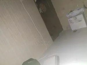 বিক্রয়ের জন্য ঢাকার মিরপুর আরামবাগ হাউজিং রূপ নগর এ, ১১ মেট্রোরেল থেকে ৪০০ মিটার দুরুত্তে মোট আয়তন ১১৫০ বর্গফুট, ৩টি প্রশস্ত বেডরুম, ড্রয়িং ও ডাইনিং স্পেস, আধুনিক কিচেন এবং বারান্দা রয়েছে। পর্যাপ্ত আলো-বাতাস, লিফট সুবিধা, জেনারেটর, গ্যাস, পানি ও ২৪/৭ নিরাপত্তা. রেজিস্ট্রেশন ও কাগজপত্র সম্পূর্ণ ক্লিয়ার। শুধু ক্রেতা। whatsapp এ নক দিন