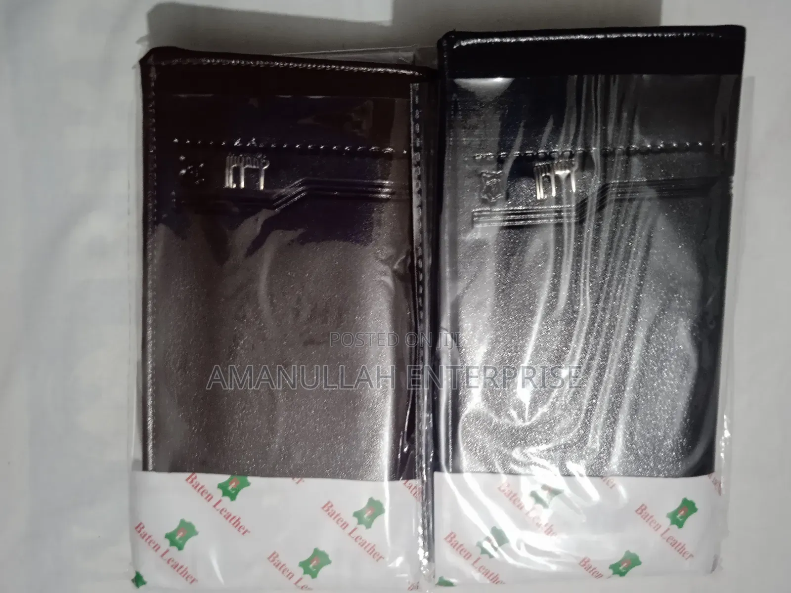 Money Bag Or Purse For Mobile Multipurpose Use.