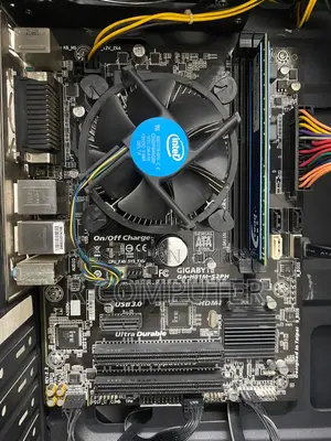 Desktop Pc Intel Core I7 ( 4th Gen)_ram 4gb SSD 128gb_graphic 2gb