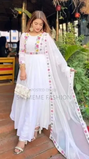 প্রিমিয়াম জর্জেট এমব্রয়ডারি থ্রি-পিস