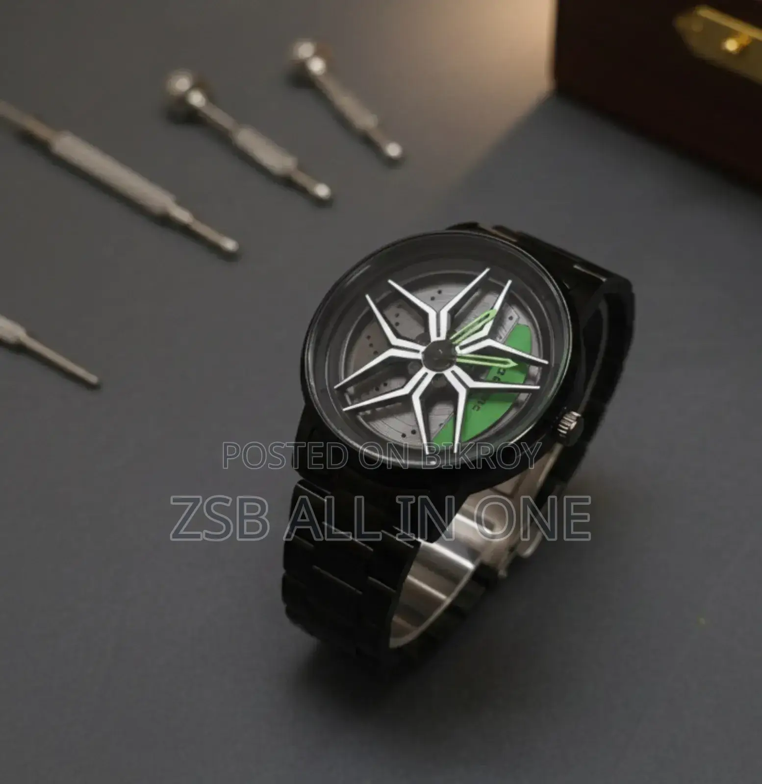 Men's Car Wheel Watch(ভিতরে চাকা ঘুরবে)