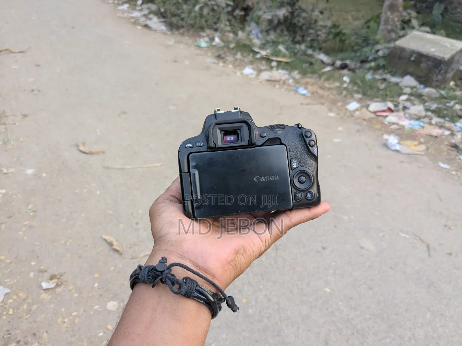 Canon 200D