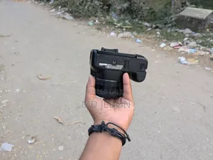 Canon 200D