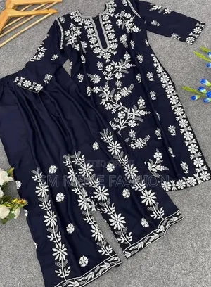 প্রিমিয়াম পাকিস্তানি ইন্সপায়ার্ড চিকেনকারি ২-পিস কালেকশন