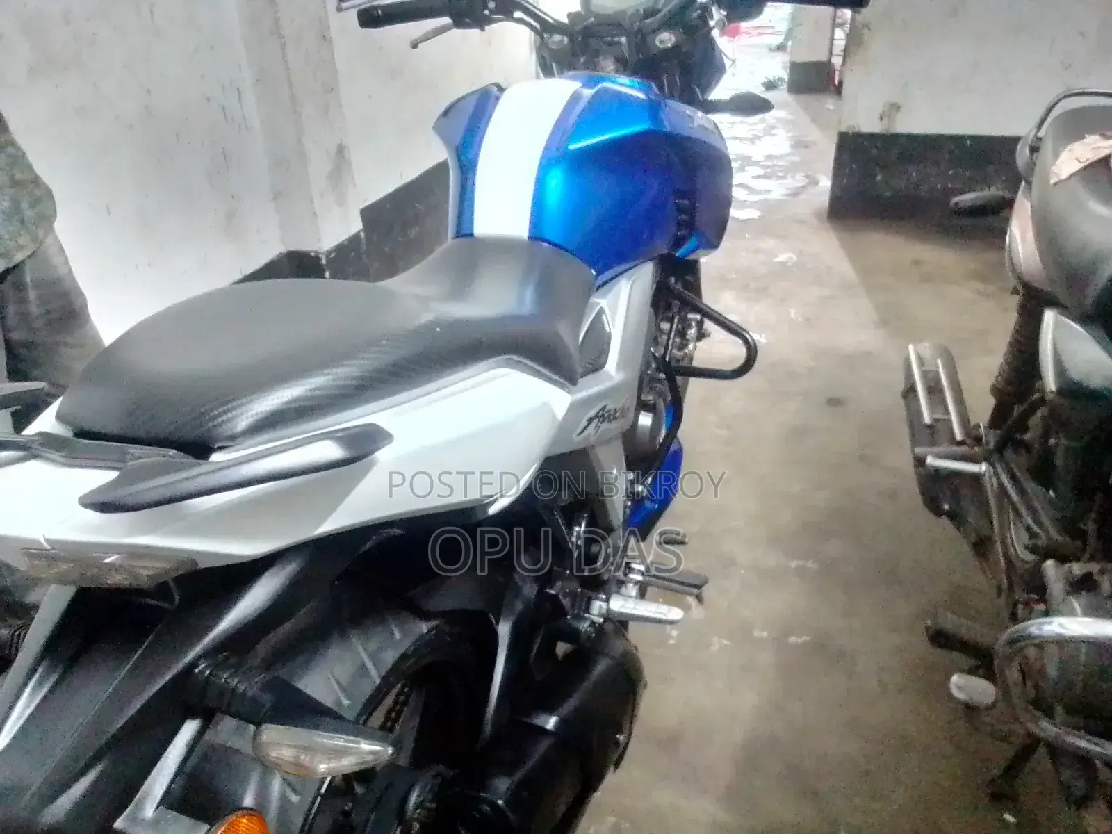 TVS Apache 160 4V 2021 Blue