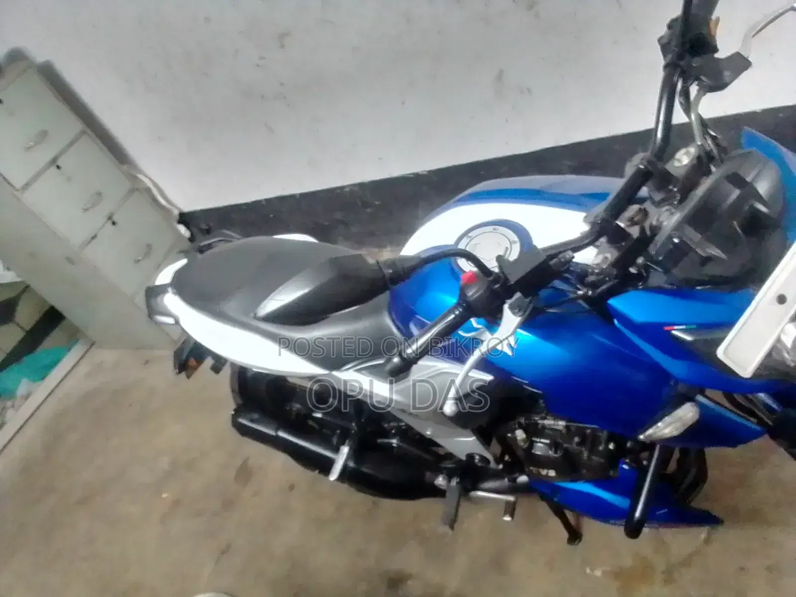 TVS Apache 160 4V 2021 Blue