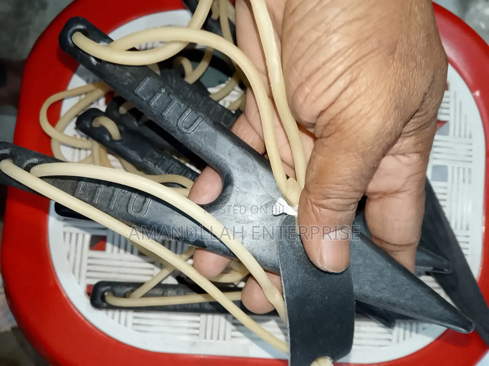 Slingshot / Small Hand-Powered Projectile Weapon. 02 PCS
