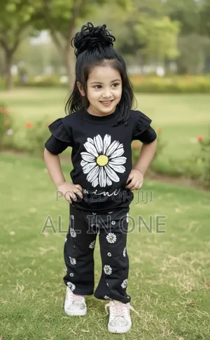 হাফ স্লিভ টি-শার্ট এবং প্যান্ট সেট