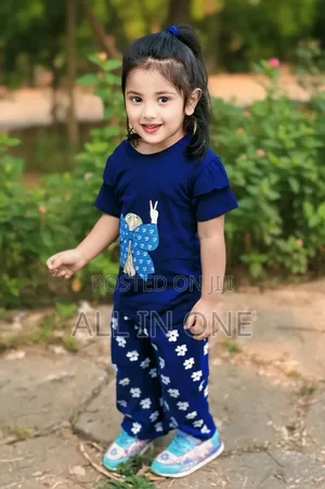 হাফ স্লিভ টি-শার্ট এবং প্যান্ট সেট