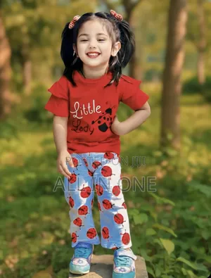 হাফ স্লিভ টি-শার্ট এবং প্যান্ট সেট