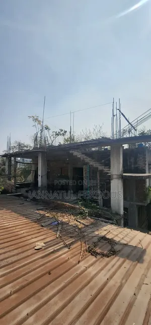 বিল্ডিং এর ৪ শতাংশ ৬০ লক্ষ করে। বাকি ৬ শতাংশ ৩৫ লক্ষ করে