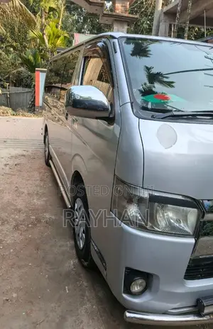 Toyota HiAce 2015 Grey