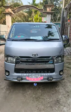 Toyota HiAce 2015 Grey