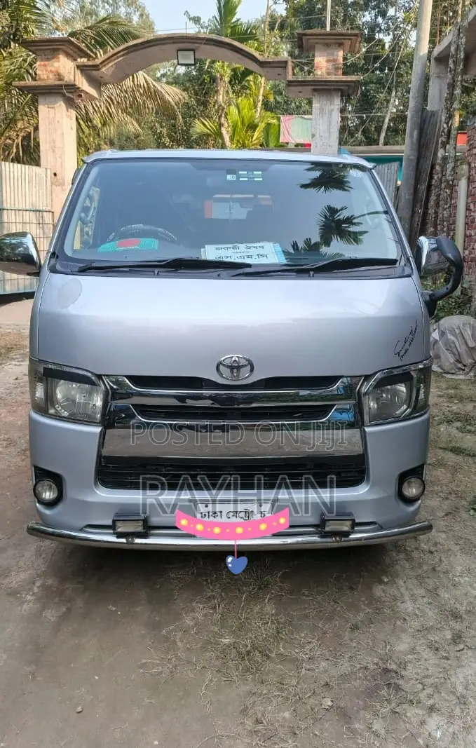 Toyota HiAce 2015 Grey