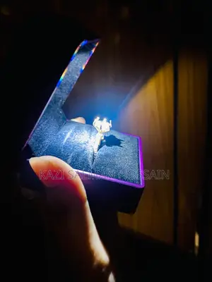 Gold-Plated Crystal Ring With Led Light Box
