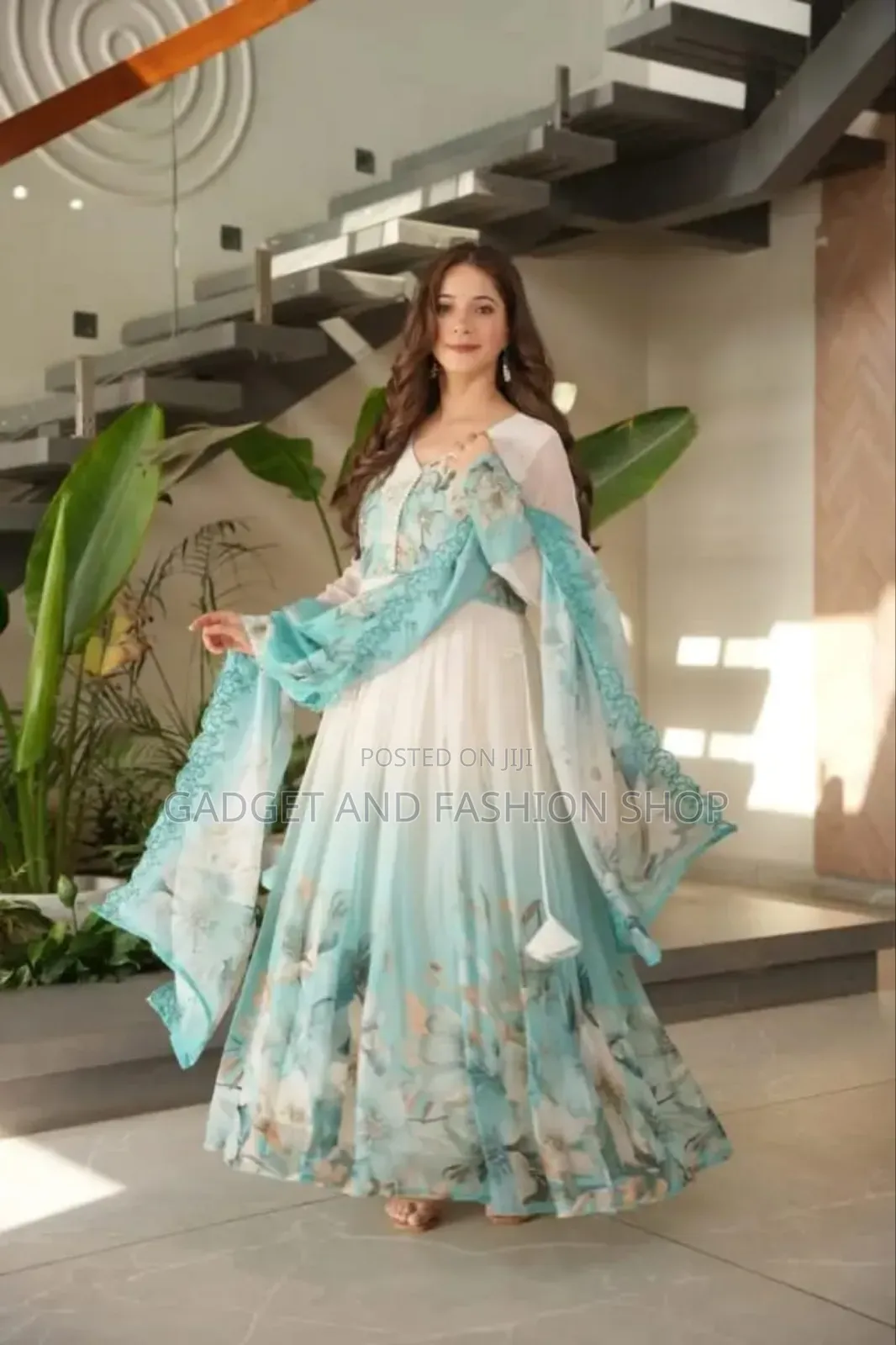 Exquisite Indian White Gold Georgette Collection Elegance Personified!