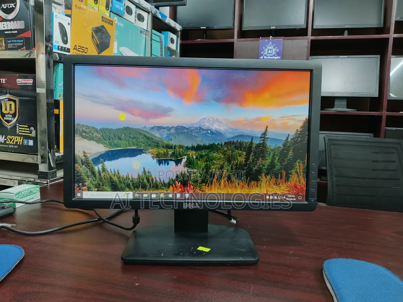 Dell - D1918h | 19-inch Full Fresh HD+ Monitor